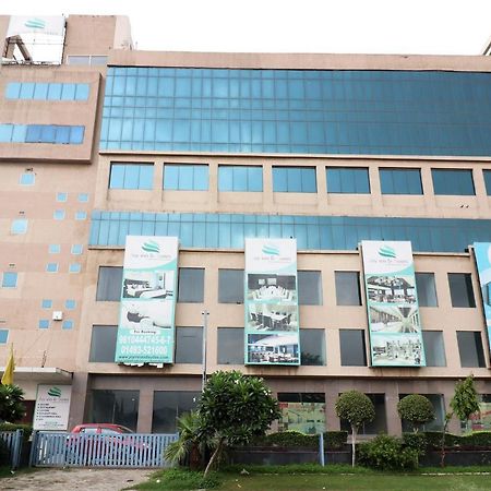Capital O 19296 Joy Inn & Suites Bhiwadi Luaran gambar