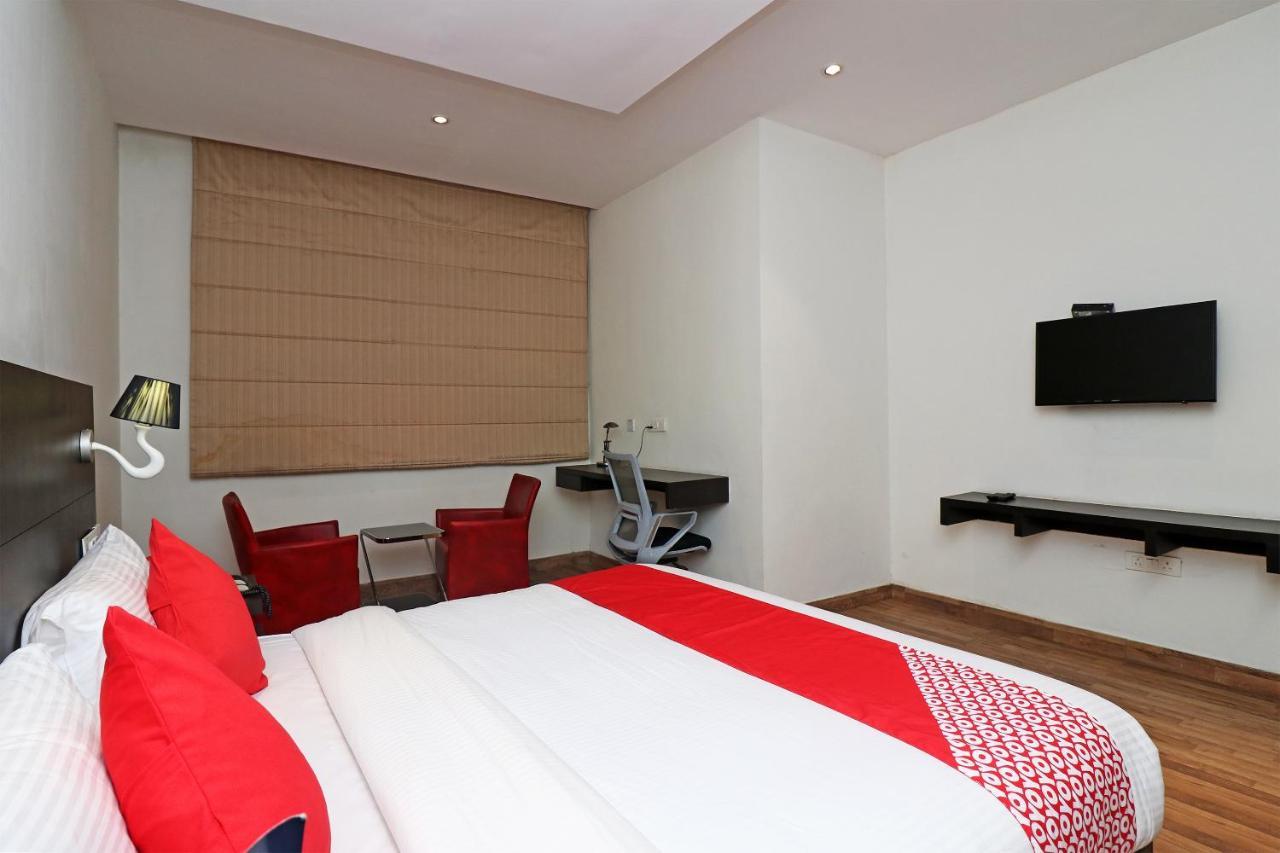 Capital O 19296 Joy Inn & Suites Bhiwadi Luaran gambar