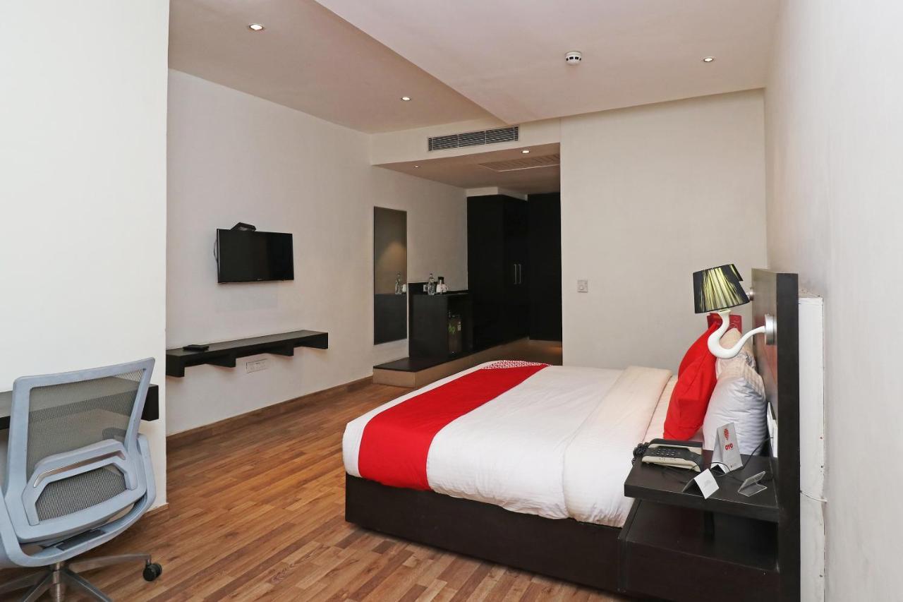 Capital O 19296 Joy Inn & Suites Bhiwadi Luaran gambar